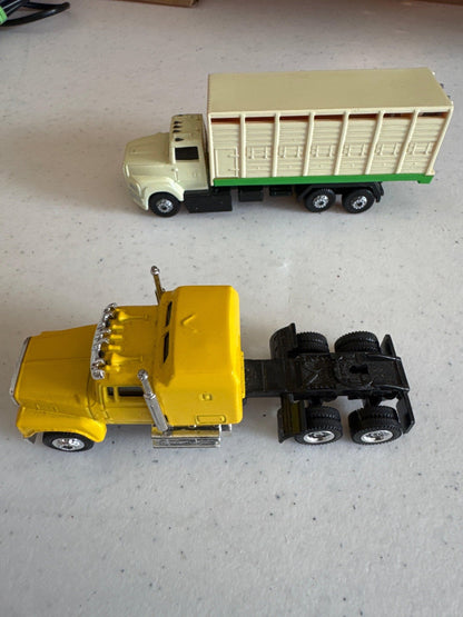 Trucks for your HO layout- (USED)-DiecastModeler.com
