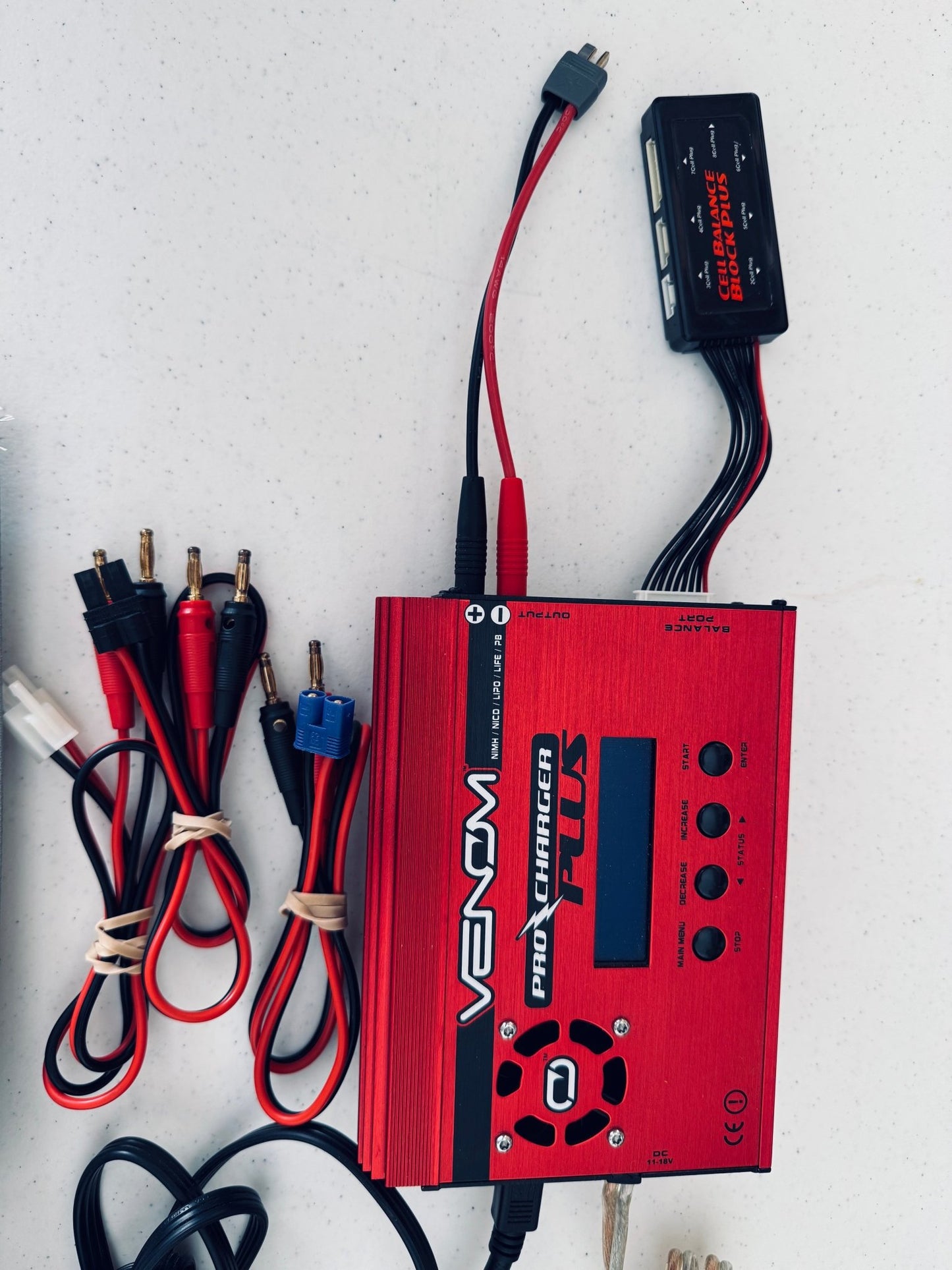 Venom pro charger plus-DiecastModeler.com