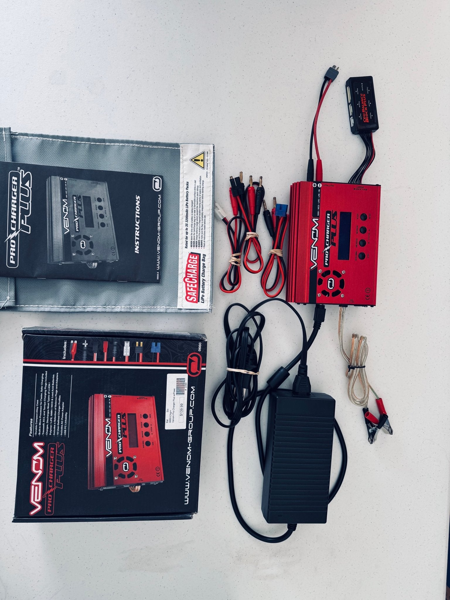 Venom pro charger plus-DiecastModeler.com